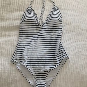 Cupshe ladies one peice